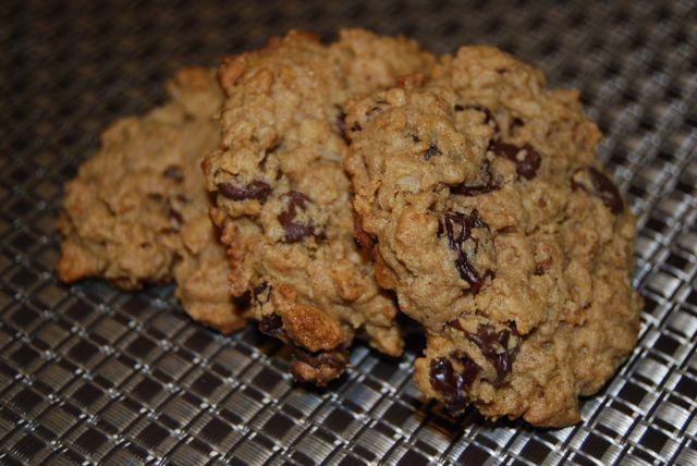 These Granola Cookies are crunchy, salty and sweet all at once!