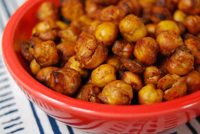 These Sweet and Spicy Roasted Chickpeas make a delicious and healthy snack!