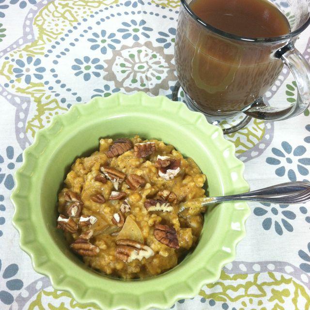 Prep these Apple Cinnamon Crockpot Steelcut Oats and have breakfast waiting when you wake up!