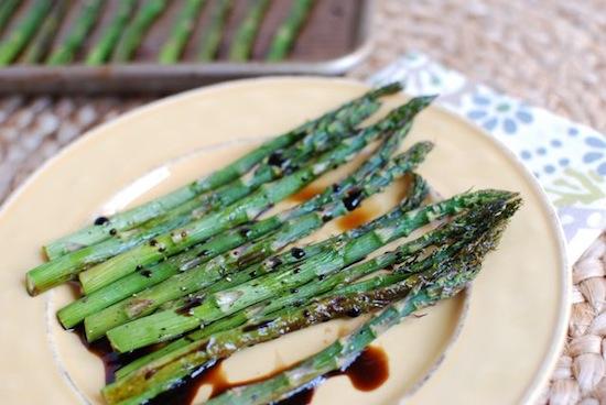 An easy dinner side dish - Balsamic Roasted Asparagus.