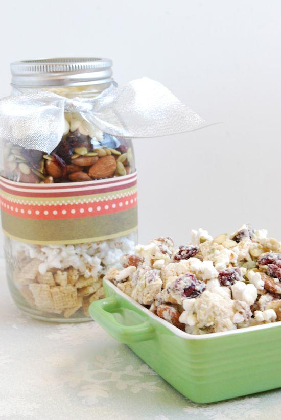 15 Ways To Use Mason Jars In The Kitchen 13 dessert in a jar