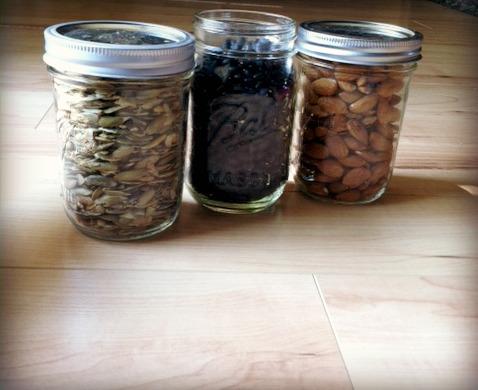 15 Ways To Use Mason Jars In The Kitchen 6 jars
