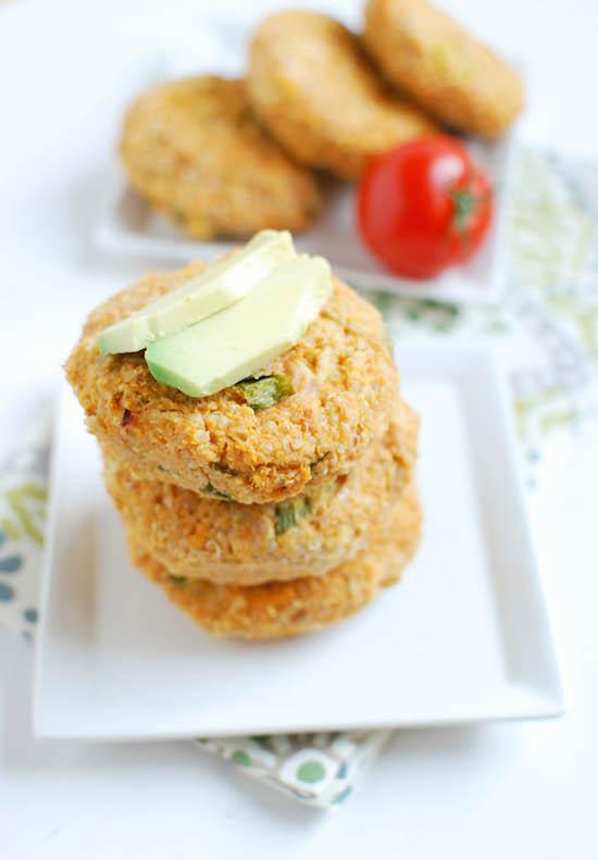 Canned food recipes like these Tuna Quinoa Cakes are packed with protein and make a great dinner or snack!