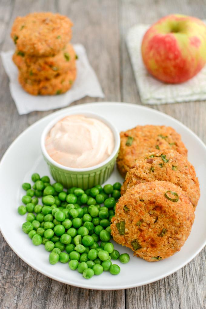 tuna quinoa cakes - seafood meal prep lunch ideas