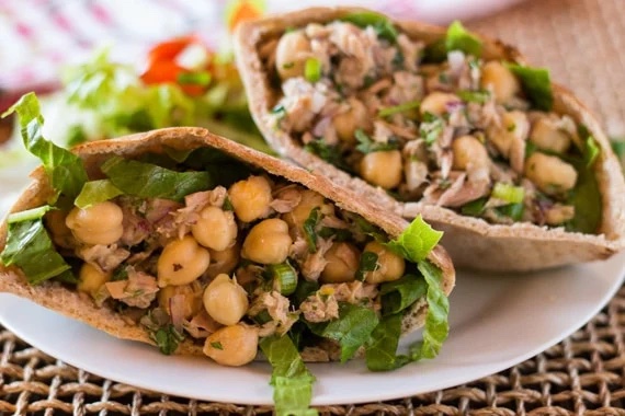 tuna chickpea salad