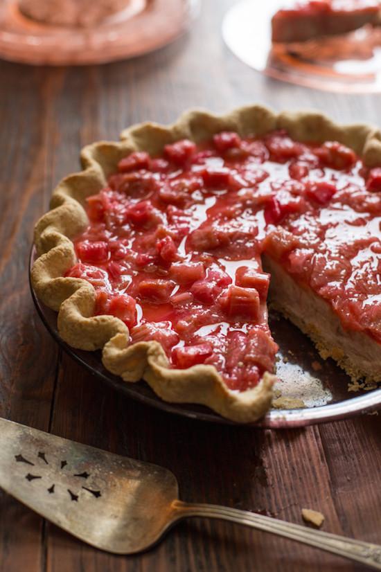 Rhubarb Chai Cream Pie