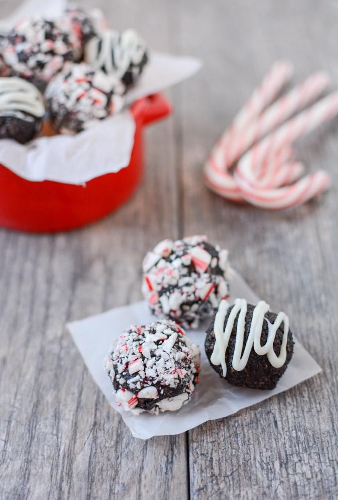 These No-Bake Peppermint Chocolate Bites are simple, healthy and ready in minutes. This gluten-free recipe would make a great addition to your holiday cookie tray!