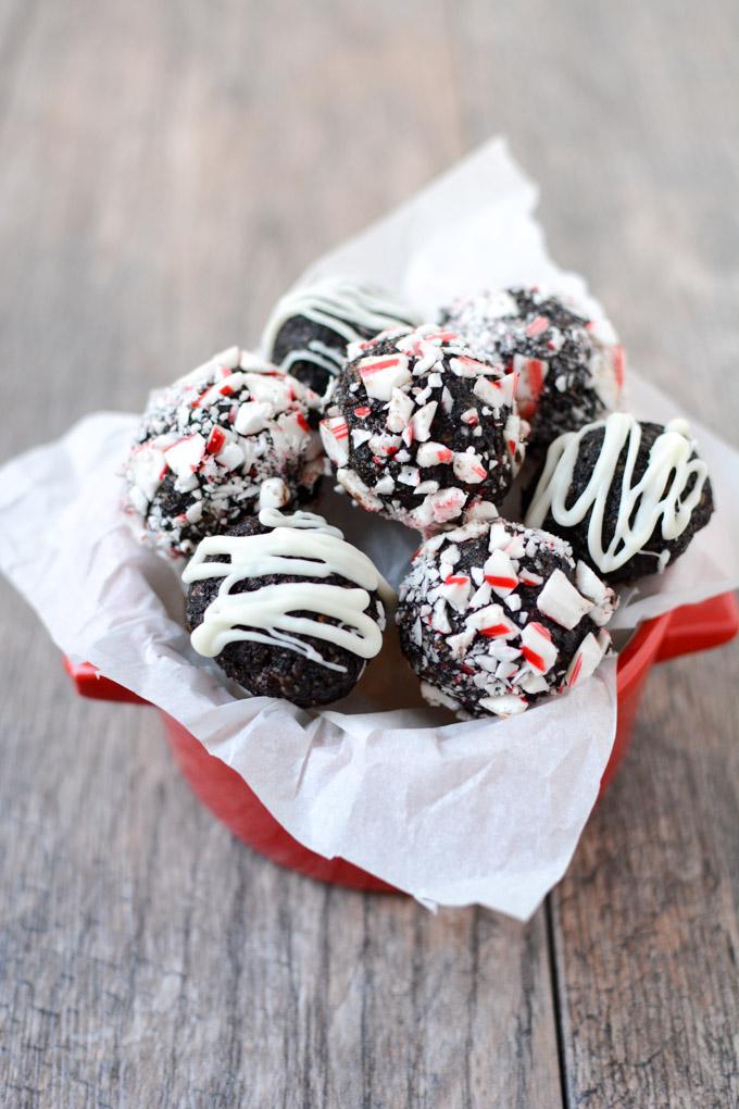 These No-Bake Peppermint Chocolate Bites are simple, healthy and ready in minutes. This gluten-free recipe would make a great addition to your holiday cookie tray! 