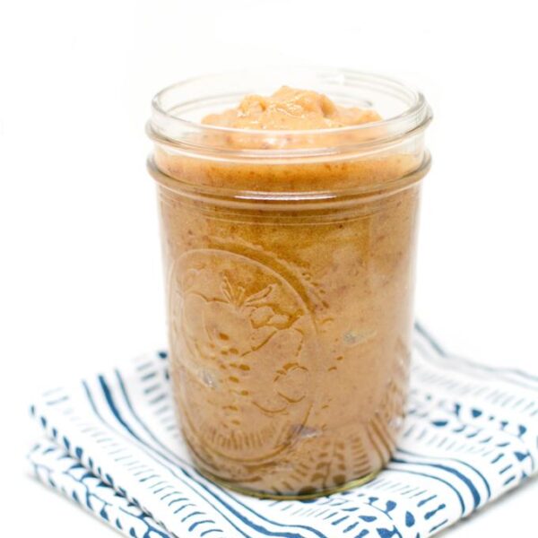 With just dates and water, you can make your own Date Paste (also know as date caramel) to add natural sweetness and flavor to desserts and baked goods.