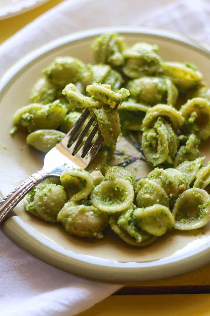 This Broccoli Pesto Pasta Salad makes the perfect summer side dish. An easy way to add some extra vegetables to the dinner table.