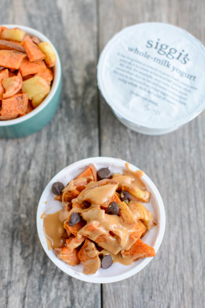 These Roasted Sweet Potato Yogurt Bowls are perfect for a healthy post-workout snack! A perfect mix of protein and carbohydrates to fuel your muscles and so easy to make. 