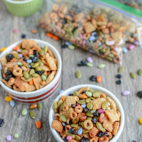 This nut-free Toddler-Friendly Trail Mix is the perfect make-ahead snack. Make a batch during your food prep session and portion into bags for kids to eat throughout the week.