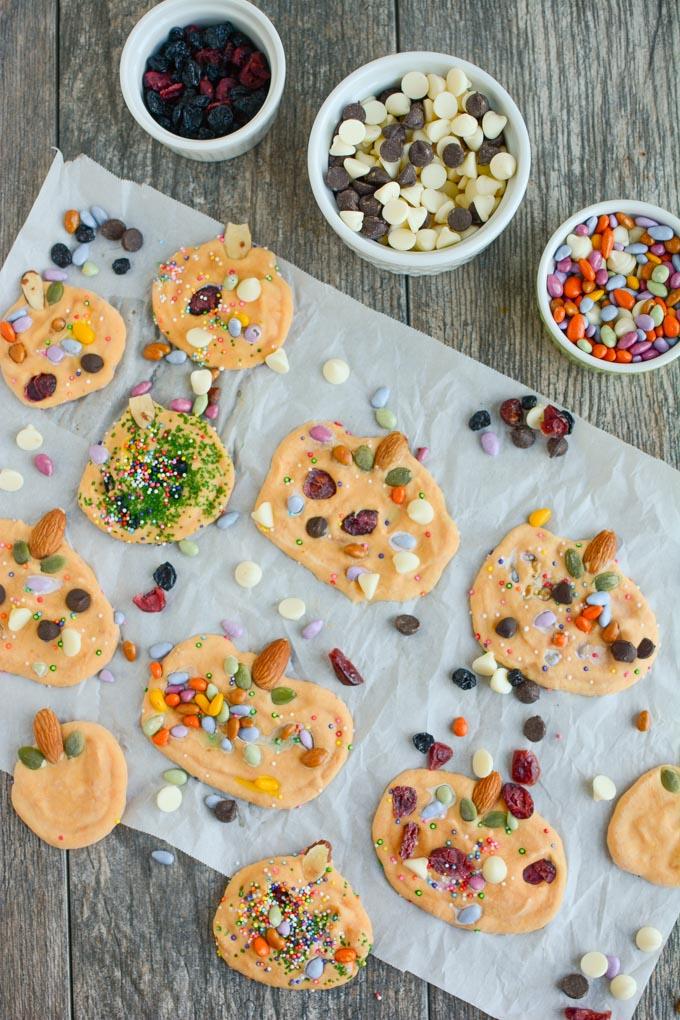 These Frozen Yogurt Pumpkins are a healthy, kid-friendly Halloween treat! They're easy to make and fun to decorate, perfect for a play date or party!