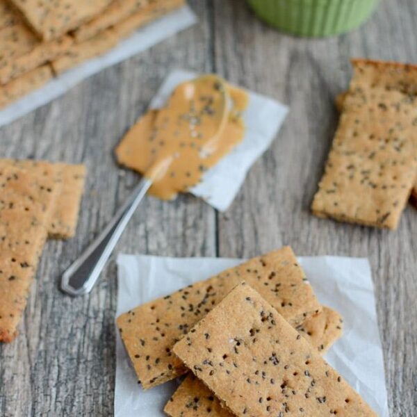 These Peanut Butter Chia Crackers are a healthy, kid-friendly snack recipe made with just a few simple ingredients. Make a batch for an after-school snack or pack some in your purse for a busy day!