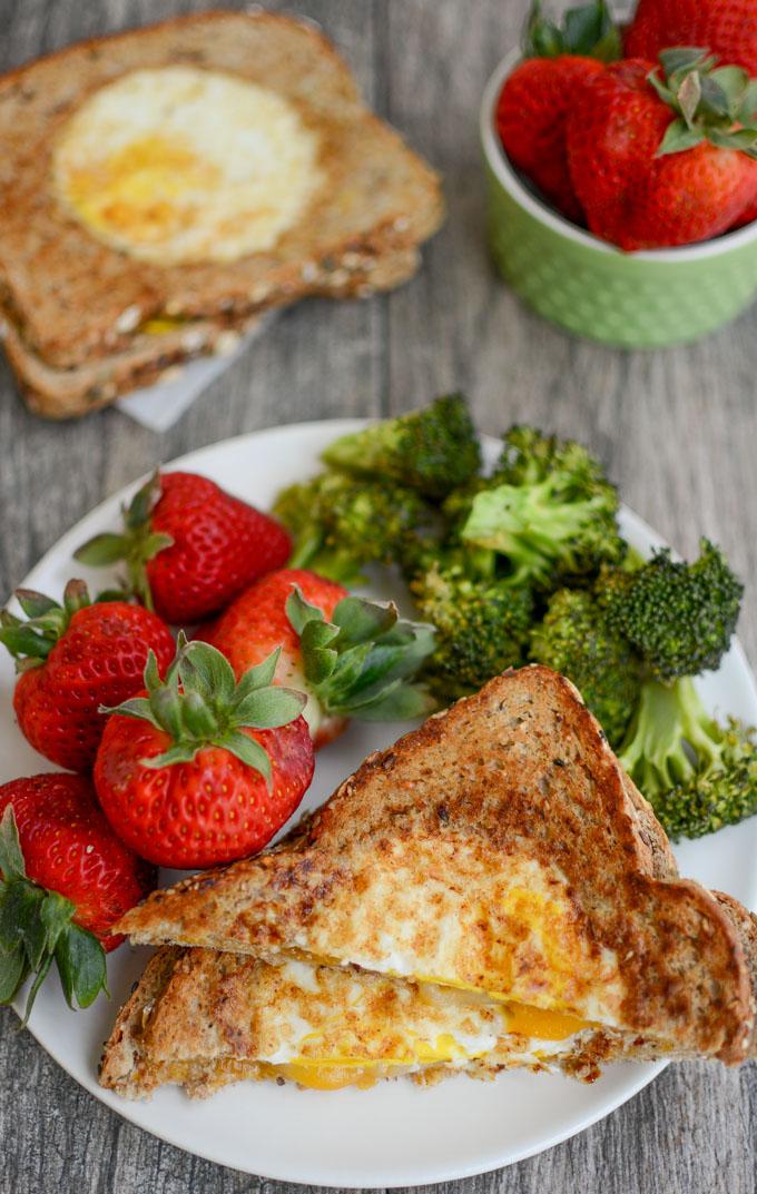 Egg in a hole grilled cheese