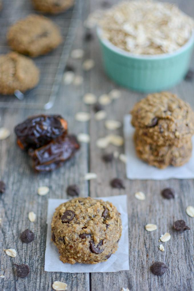 no added sugar, date sweetened chocolate chip cookies