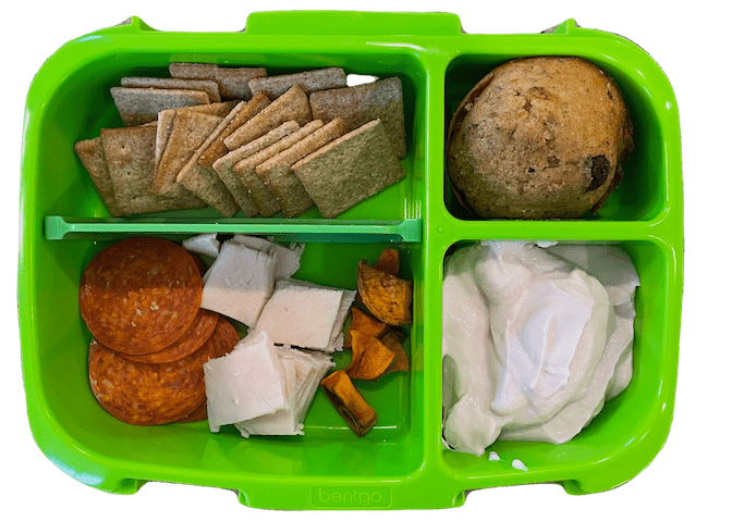 Easy Lunch Box Ideas For Kids 4 kids lunchable with wheat thins, turkey, pepperoni, yogurt and cookie