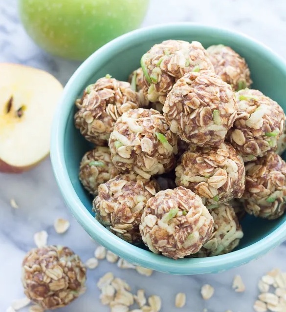 apple cinnamon cookie energy bites