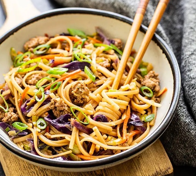 potsticker noodle bowls - lunch meal prep ideas with ground meat