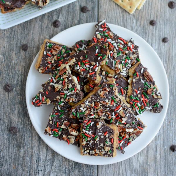 Easy 5 Ingredient Christmas Crack | Toffee Bars with pecans