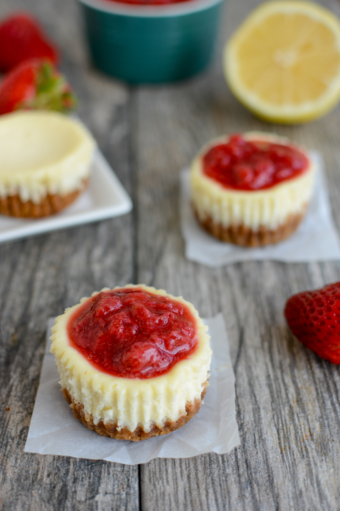 Easy Mini Lemon Cheesecakes 7 mini lemon cheesecakes baked