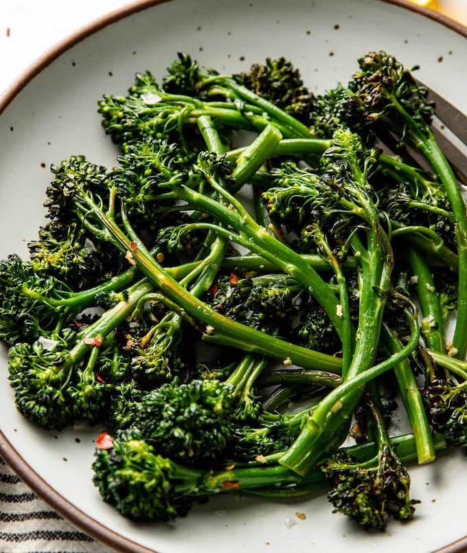 20+ Easy Broccoli Recipes 24 Air Fryer Salmon LowRes 011