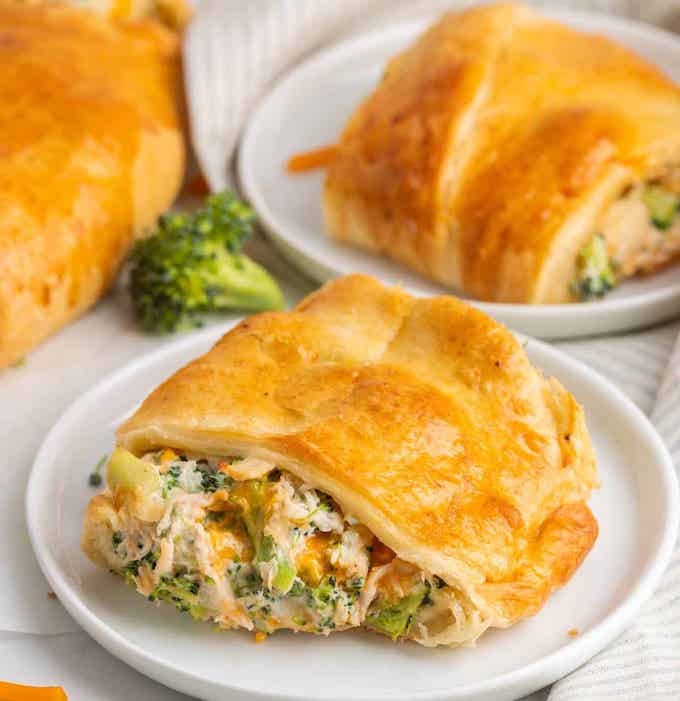 20+ Easy Broccoli Recipes 17 cheesy chicken and broccoli crescent ring