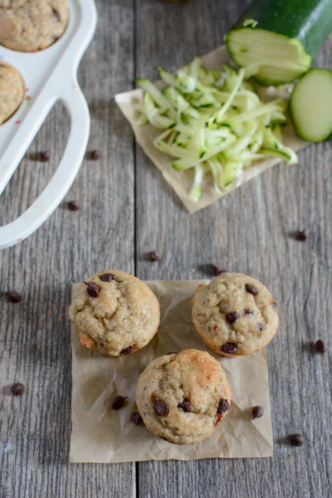 Healthy Oatmeal Chocolate Chip Mini Muffins | with yogurt!